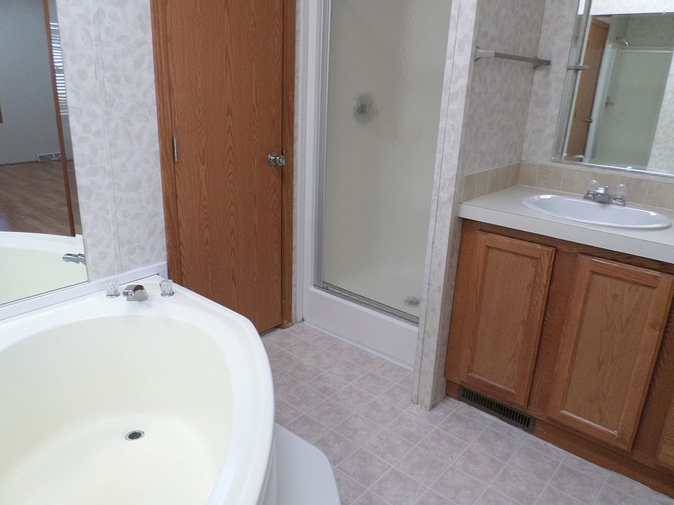2nd image of 3400 Sagebrush Blvd