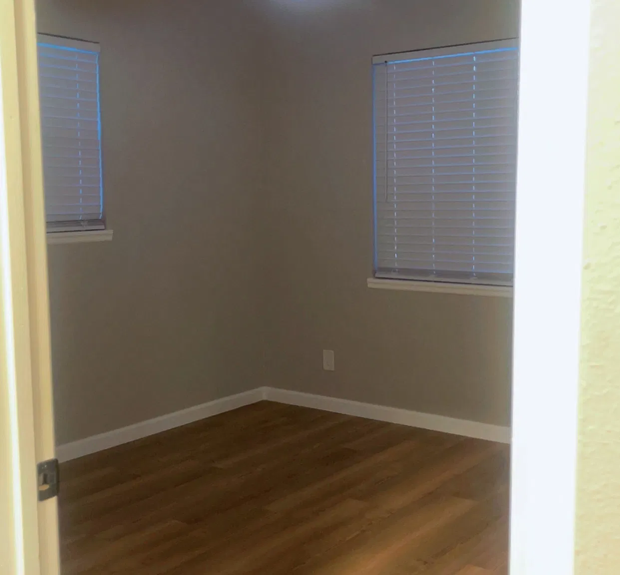 2 bed, 936 sqft, $2,200 — Photo 2