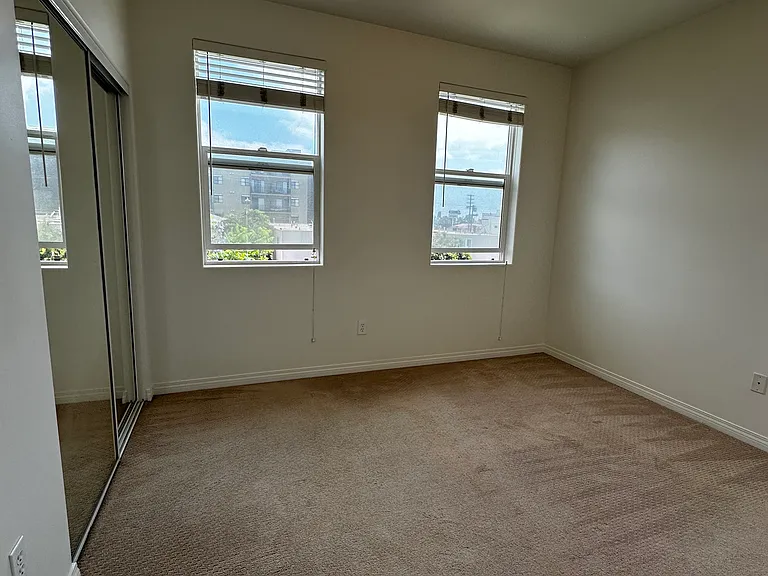 3427 Mentone Ave — Photo 8