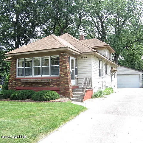 3126 Harvest Ave SW photo 1
