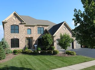 1991 Legends Dr, Wheaton, IL 60189