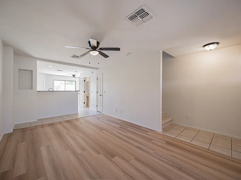 7801 N 44th Dr #1075 — Photo 2