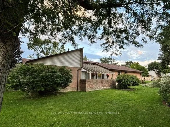 60 Fiddlers Green Rd #40, London, ON N6H 4S7