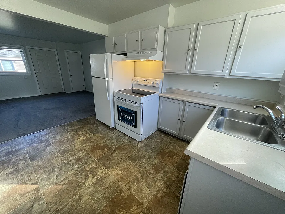 Open Kitchen to Living room