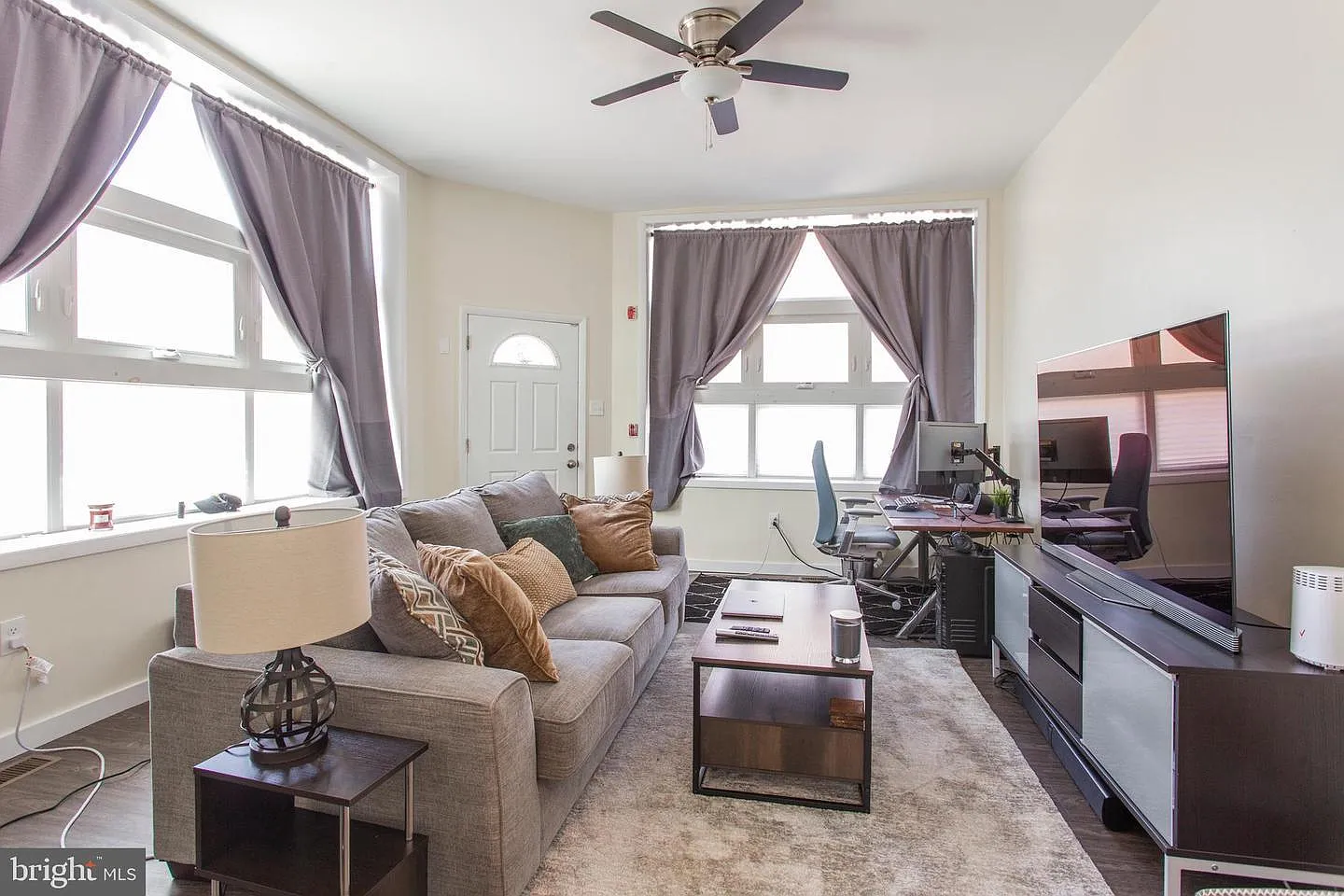 1 bed, 800 sqft, $1,450 — Photo 2