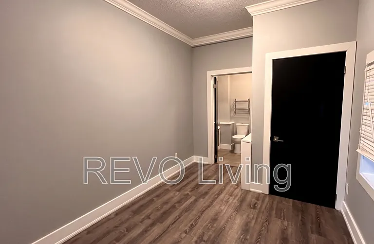 292 Welland Ave #AVE1 — Photo 5