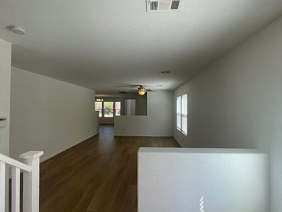 4th image of 10848 Wallflower Ave