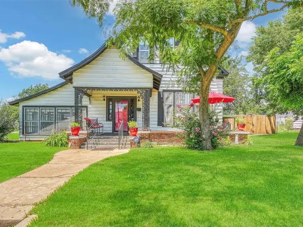 421 S Pennsylvania Ave, Mangum, OK 73554