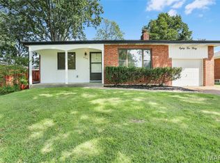 8230 Villaton Dr, Saint Louis, MO 63123
