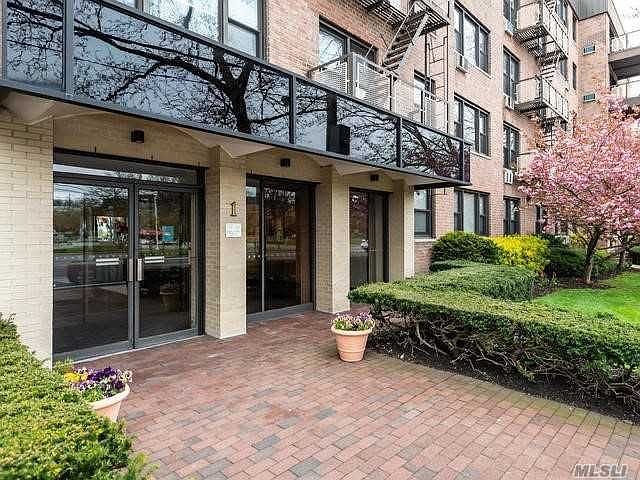 1st image of 1 Birchwood Ct APT 1D