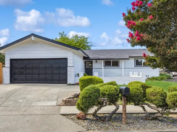 3967 Lassen St, Napa, CA 94558