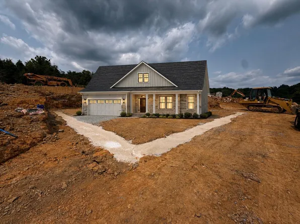 26 The Jackson Of Ashley Dr, Daleville, VA 24083