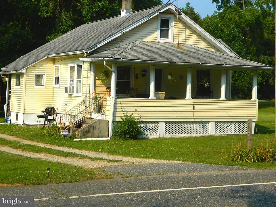 2nd image of 916 Willow Grove Rd