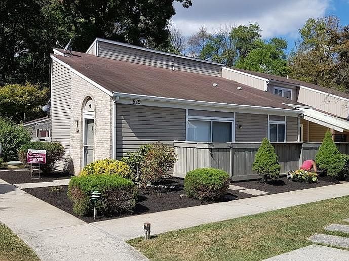 1st image of 1529 Kensington Dr