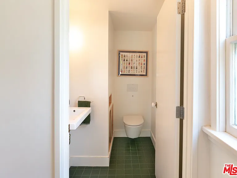 5676 Hub St — Photo 26