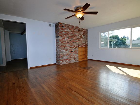3rd image of 2360 El Camino Dr
