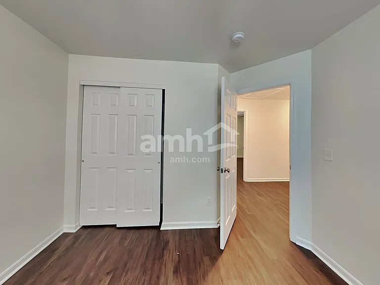 10704 Sandy Ct — Photo 15