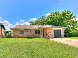 808 Robin Hill Rd, Edmond, OK 73003