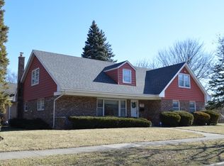 363 W Glade Rd, Palatine, IL 60067