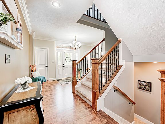 4th image of 7653 Carriage House Way
