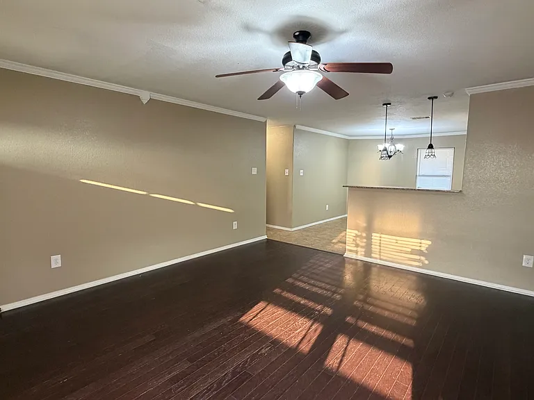 2 Dunwood Dr — Photo 3