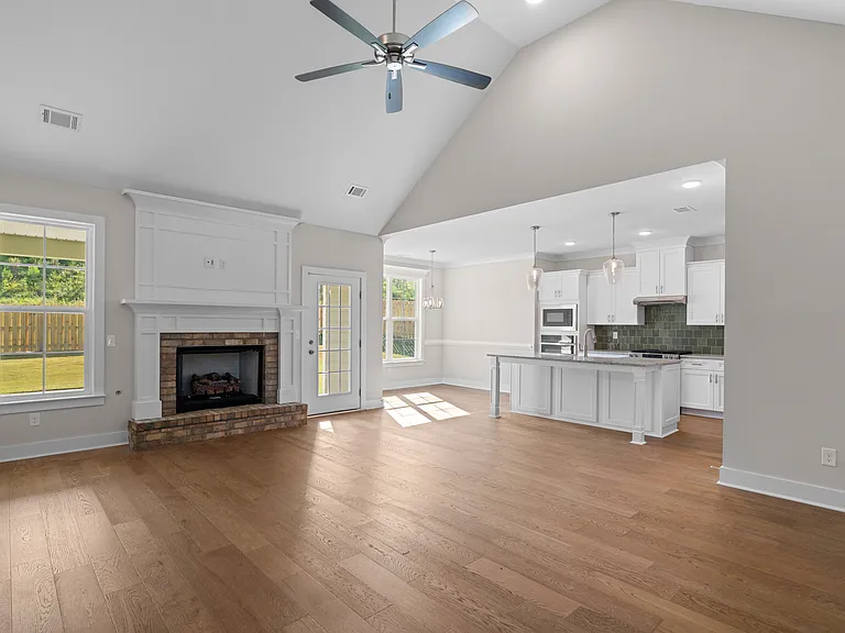 232 Dublin Loop — Photo 11