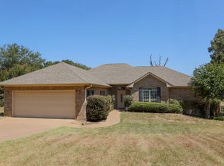 3213 Bogota St, Athens, TX 75752