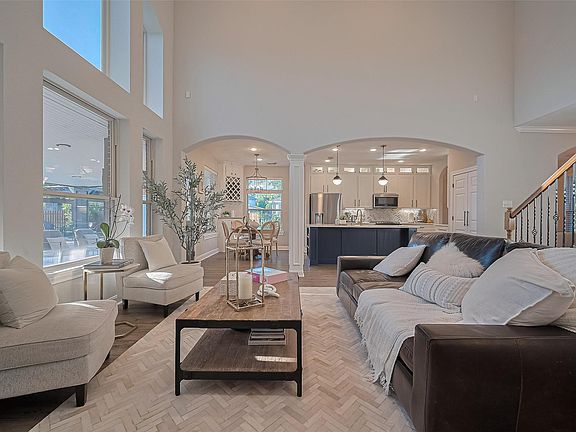 5th image of 7 Tillamook Ct