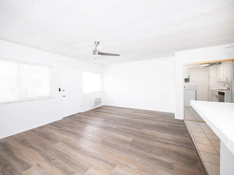 1166 S. Crenshaw Blvd — Photo 11