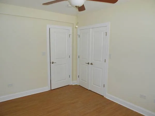 N Eastlake Ter — Photo 7