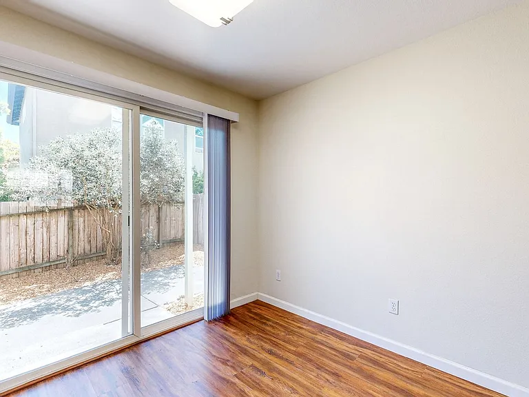 1211 Hidden Creek Pl — Photo 11