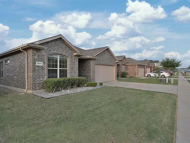 Side view showing Community sidewalks