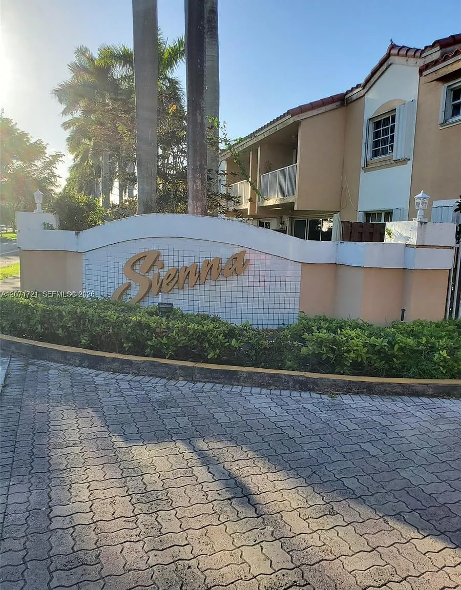 Sienna Villas Condo — Photo 1