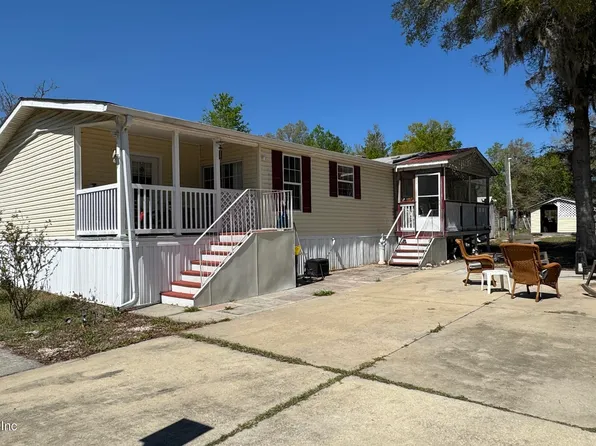 203 VANCOUVER Circle, Interlachen, FL 32148