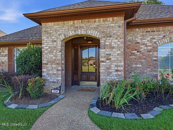 5th image of 519 Planters Dr
