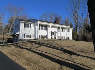 32 Country Club Rd, Hopewell Junction, NY 12533