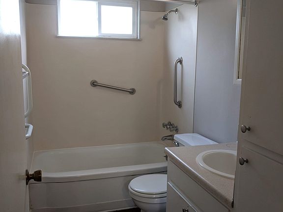 5th image of 3315 McKinley Ave APT 11