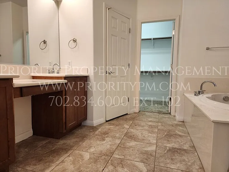 10224 Borah Peak Ave — Photo 9