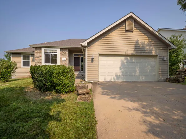 716 N Eagle Pass Dr, Lawrence, KS 66049