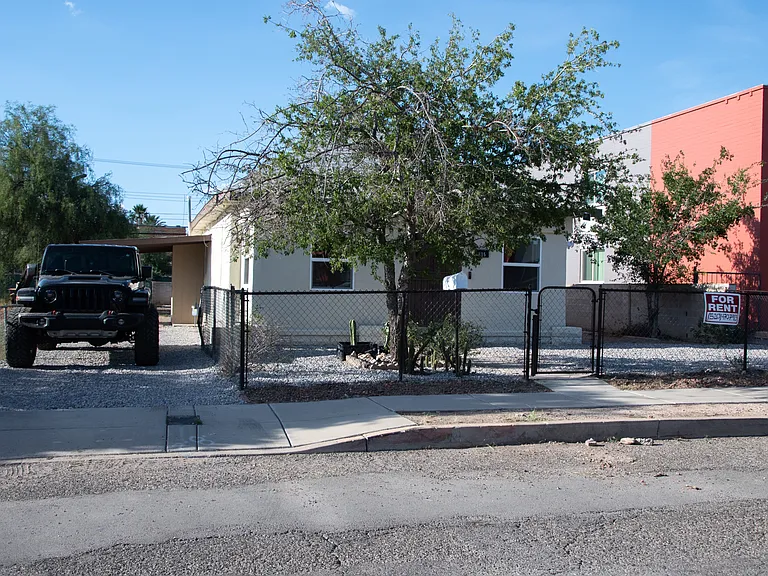 815 E Drachman St — Photo 5