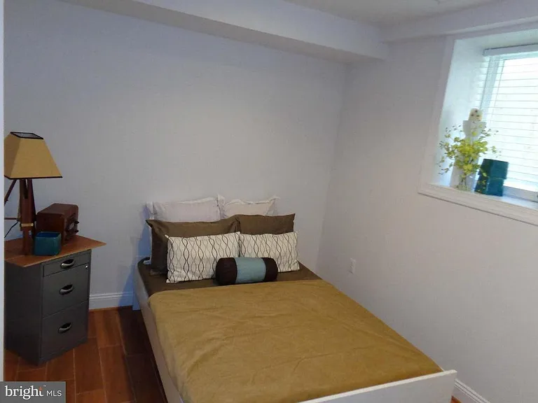 907 Webster St NW #1 — Photo 8