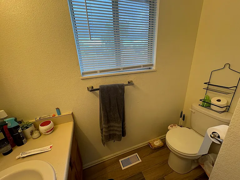 942 S Harmony Ln — Photo 3