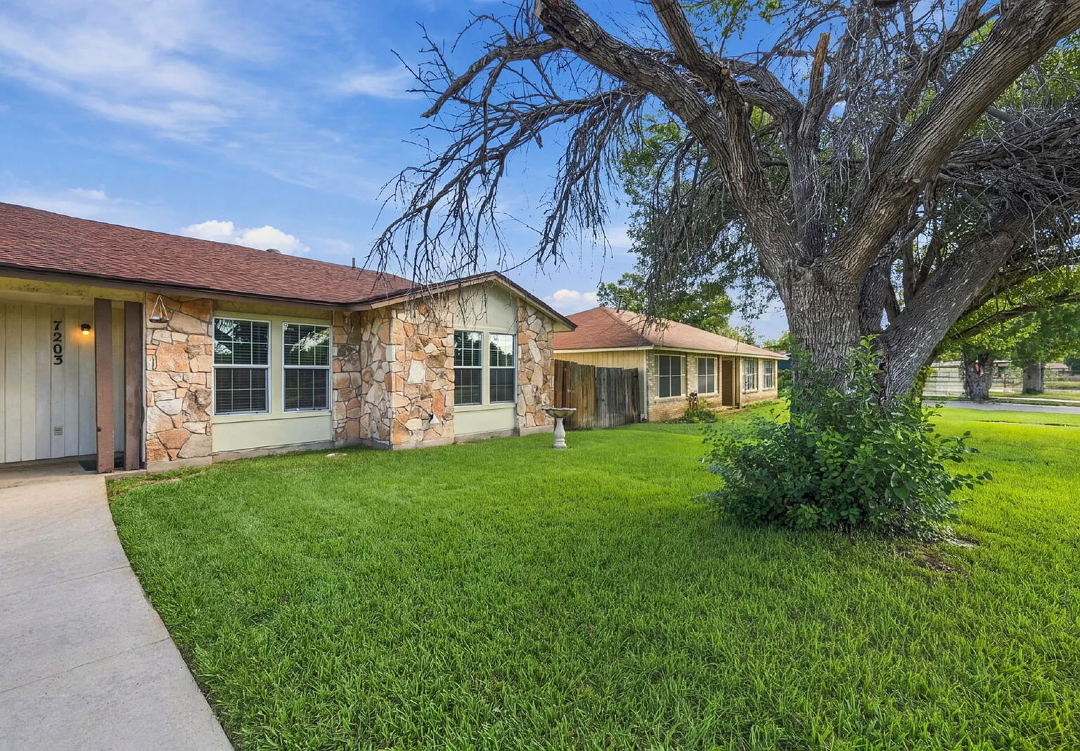 2 bed, 2.0 bath, 1145 sqft, $1,450 — Photo 1