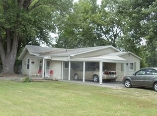 2009 Davisville Rd, Du Quoin, IL 62832