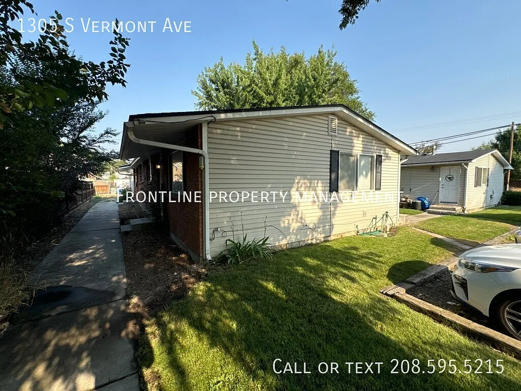 Nice Duplex walking distance to Boise State — Photo 1