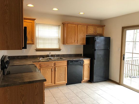 3rd image of 719 Glenstone Dr