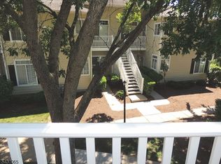 82 Wentworth Rd, Bedminster, NJ 07921
