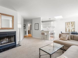 97 Anderer Ln APT 308, West Roxbury, MA 02132