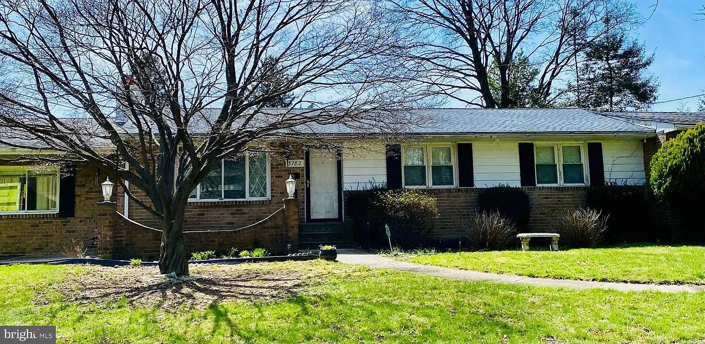 3782 Grandview Ave photo 1