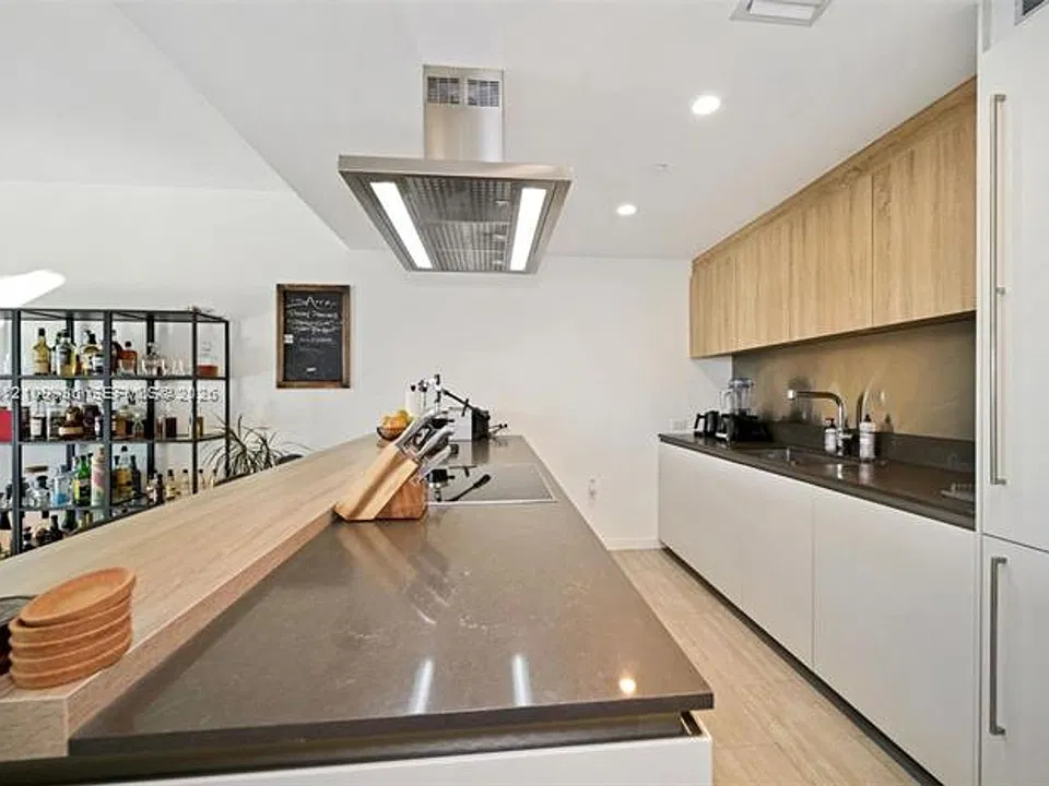 1000 Brickell Plz #CU-3508
